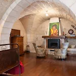 Casa Leo