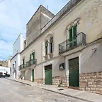 Casa Leo קרוביניו
