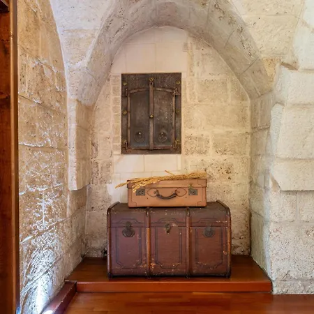 Casa Leo